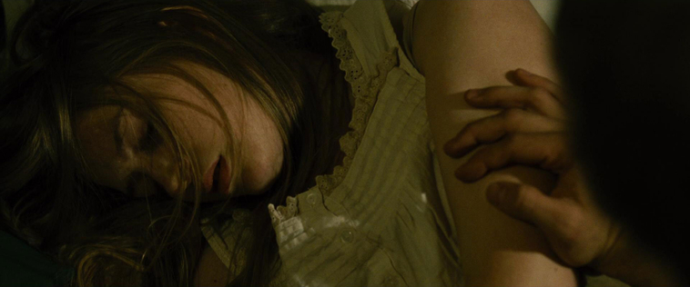 House_at_the_End_of_the_Street__2858629.jpg