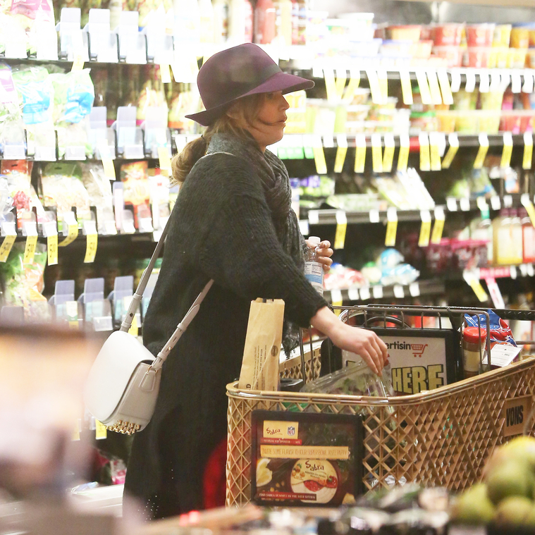 January_29_-_Jennifer_Lawrence_out_shopping_in_Whole_Foods_28829.JPG