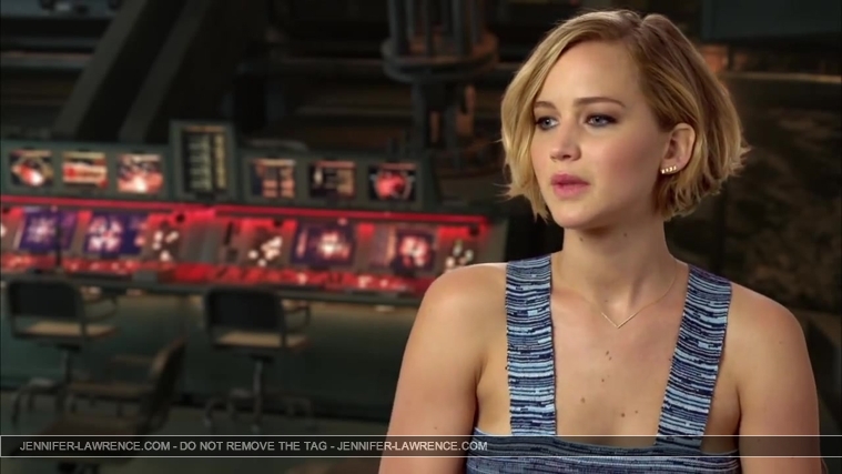 Jennifer_Lawrence_-_Mockingjay_Part_1_Cast_Interview_5BHD5D_014.jpg