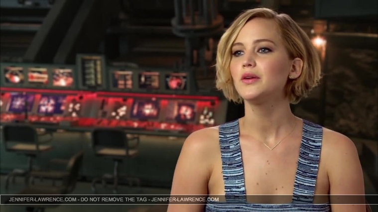 Jennifer_Lawrence_-_Mockingjay_Part_1_Cast_Interview_5BHD5D_015.jpg