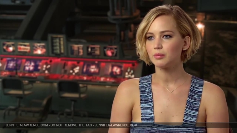 Jennifer_Lawrence_-_Mockingjay_Part_1_Cast_Interview_5BHD5D_017.jpg