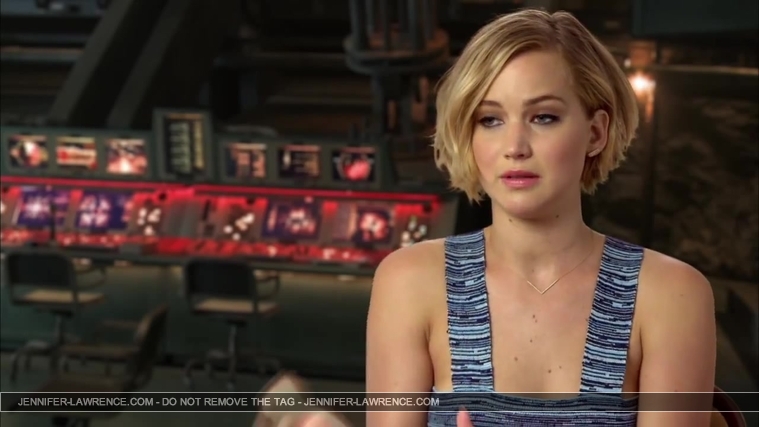 Jennifer_Lawrence_-_Mockingjay_Part_1_Cast_Interview_5BHD5D_023.jpg