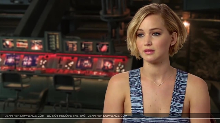 Jennifer_Lawrence_-_Mockingjay_Part_1_Cast_Interview_5BHD5D_025.jpg