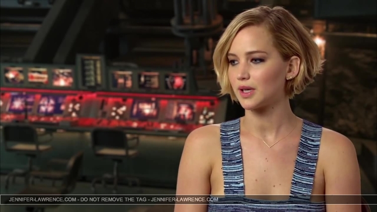 Jennifer_Lawrence_-_Mockingjay_Part_1_Cast_Interview_5BHD5D_029.jpg