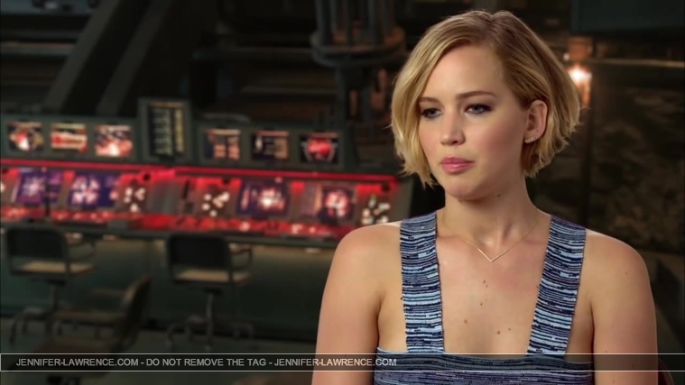 Jennifer_Lawrence_-_Mockingjay_Part_1_Cast_Interview_5BHD5D_034.jpg