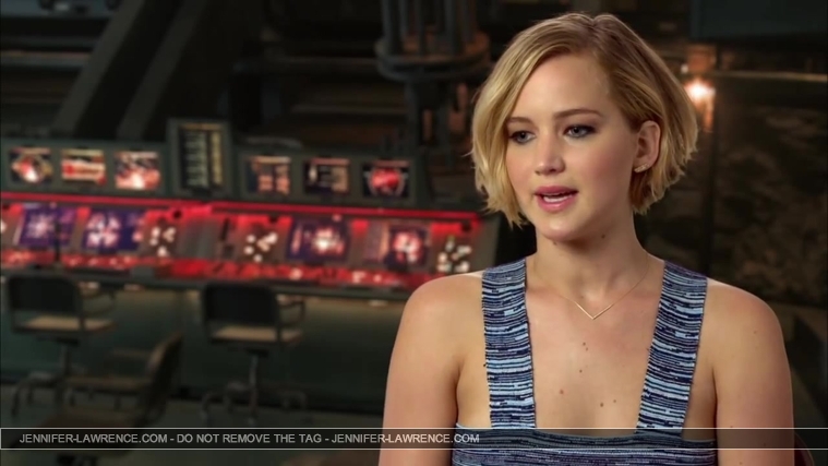 Jennifer_Lawrence_-_Mockingjay_Part_1_Cast_Interview_5BHD5D_035.jpg