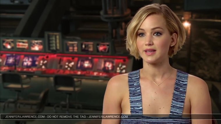 Jennifer_Lawrence_-_Mockingjay_Part_1_Cast_Interview_5BHD5D_036.jpg