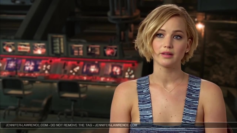 Jennifer_Lawrence_-_Mockingjay_Part_1_Cast_Interview_5BHD5D_037.jpg