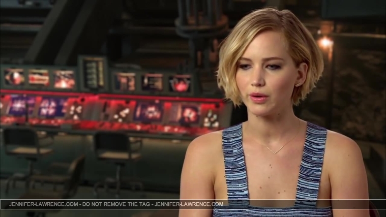 Jennifer_Lawrence_-_Mockingjay_Part_1_Cast_Interview_5BHD5D_045.jpg