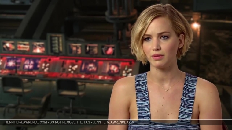 Jennifer_Lawrence_-_Mockingjay_Part_1_Cast_Interview_5BHD5D_049.jpg