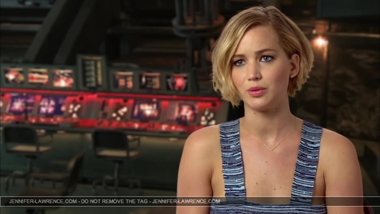 Jennifer_Lawrence_-_Mockingjay_Part_1_Cast_Interview_5BHD5D_053.jpg