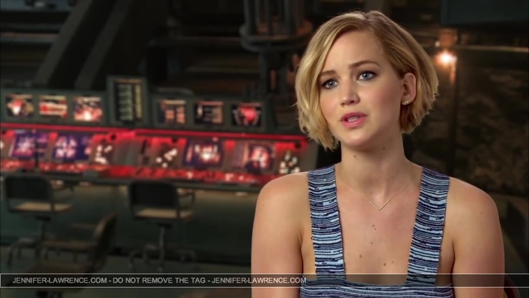 Jennifer_Lawrence_-_Mockingjay_Part_1_Cast_Interview_5BHD5D_055.jpg