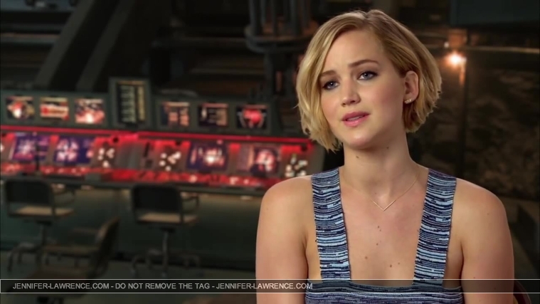 Jennifer_Lawrence_-_Mockingjay_Part_1_Cast_Interview_5BHD5D_056.jpg