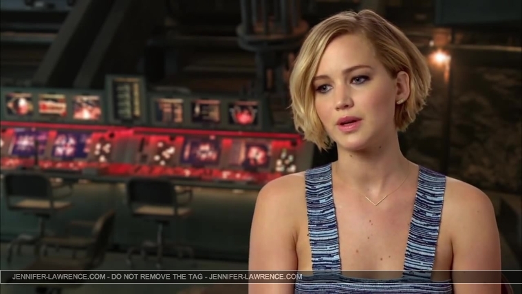 Jennifer_Lawrence_-_Mockingjay_Part_1_Cast_Interview_5BHD5D_068.jpg