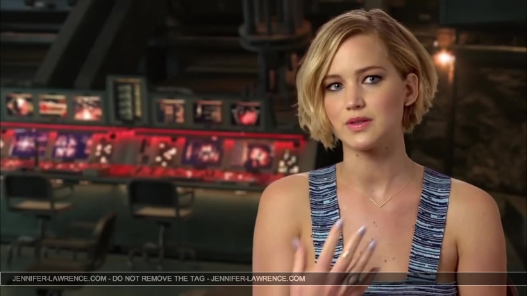 Jennifer_Lawrence_-_Mockingjay_Part_1_Cast_Interview_5BHD5D_070.jpg