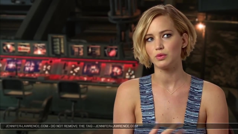 Jennifer_Lawrence_-_Mockingjay_Part_1_Cast_Interview_5BHD5D_071.jpg