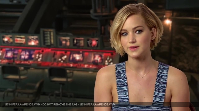 Jennifer_Lawrence_-_Mockingjay_Part_1_Cast_Interview_5BHD5D_076.jpg