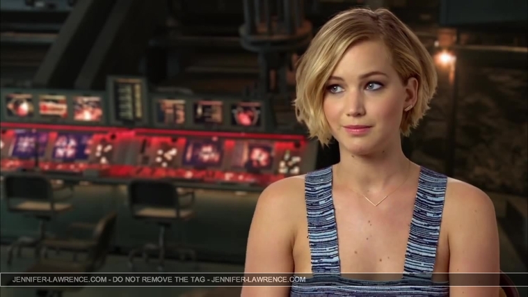 Jennifer_Lawrence_-_Mockingjay_Part_1_Cast_Interview_5BHD5D_089.jpg