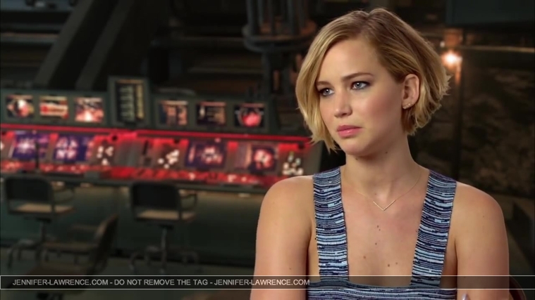 Jennifer_Lawrence_-_Mockingjay_Part_1_Cast_Interview_5BHD5D_093.jpg