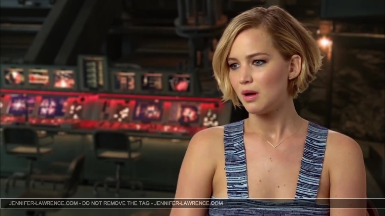 Jennifer_Lawrence_-_Mockingjay_Part_1_Cast_Interview_5BHD5D_094.jpg