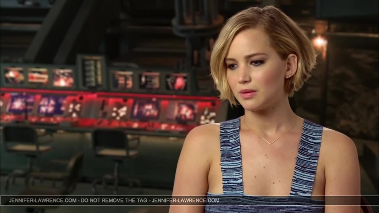 Jennifer_Lawrence_-_Mockingjay_Part_1_Cast_Interview_5BHD5D_098.jpg