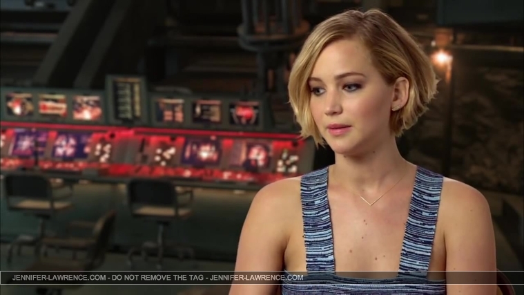 Jennifer_Lawrence_-_Mockingjay_Part_1_Cast_Interview_5BHD5D_104.jpg