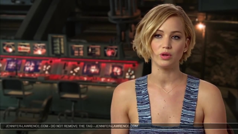Jennifer_Lawrence_-_Mockingjay_Part_1_Cast_Interview_5BHD5D_109.jpg