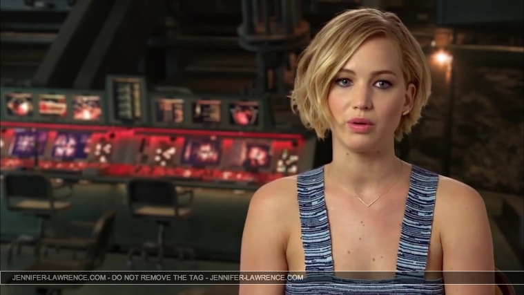 Jennifer_Lawrence_-_Mockingjay_Part_1_Cast_Interview_5BHD5D_112.jpg
