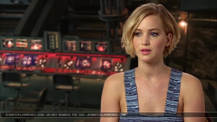 Jennifer_Lawrence_-_Mockingjay_Part_1_Cast_Interview_5BHD5D_114.jpg