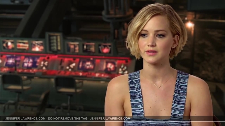Jennifer_Lawrence_-_Mockingjay_Part_1_Cast_Interview_5BHD5D_116.jpg