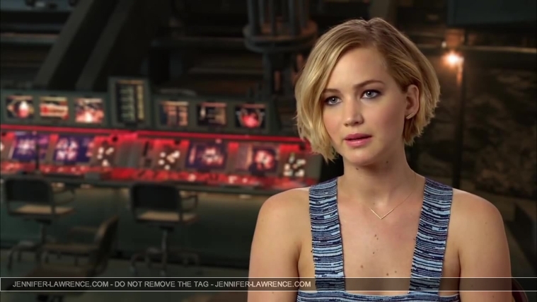 Jennifer_Lawrence_-_Mockingjay_Part_1_Cast_Interview_5BHD5D_154.jpg