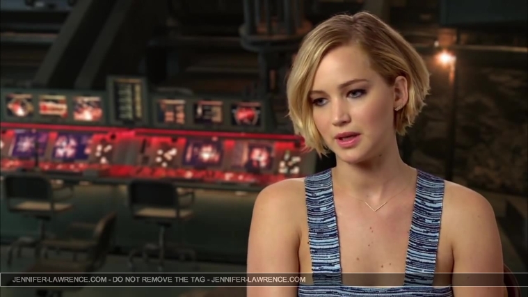 Jennifer_Lawrence_-_Mockingjay_Part_1_Cast_Interview_5BHD5D_213.jpg