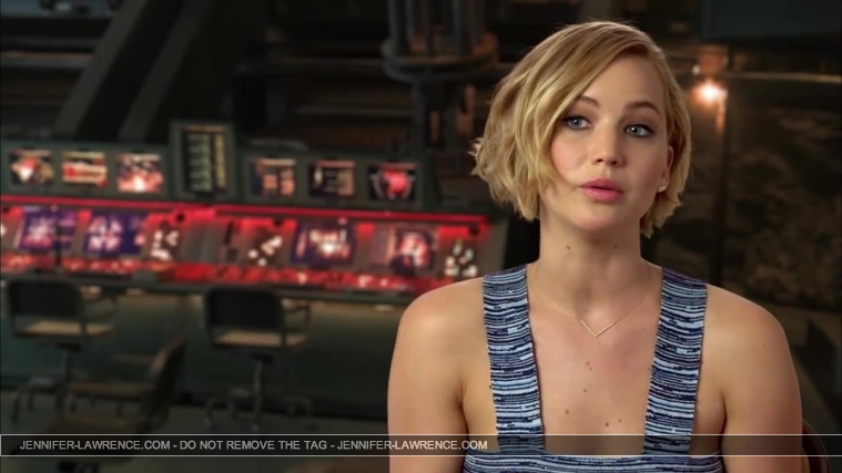 Jennifer_Lawrence_-_Mockingjay_Part_1_Cast_Interview_5BHD5D_232.jpg