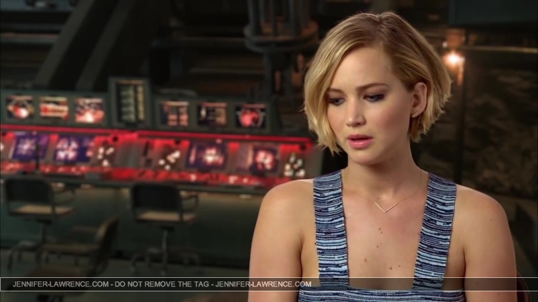 Jennifer_Lawrence_-_Mockingjay_Part_1_Cast_Interview_5BHD5D_263.jpg