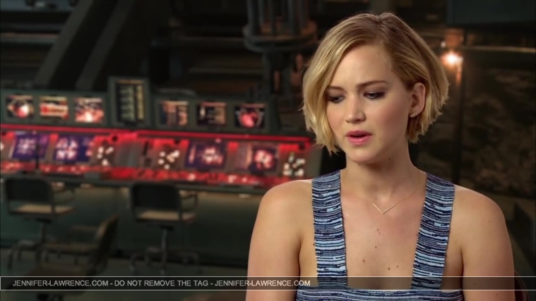Jennifer_Lawrence_-_Mockingjay_Part_1_Cast_Interview_5BHD5D_266.jpg