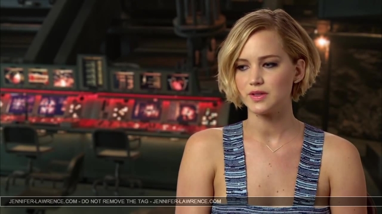 Jennifer_Lawrence_-_Mockingjay_Part_1_Cast_Interview_5BHD5D_267.jpg