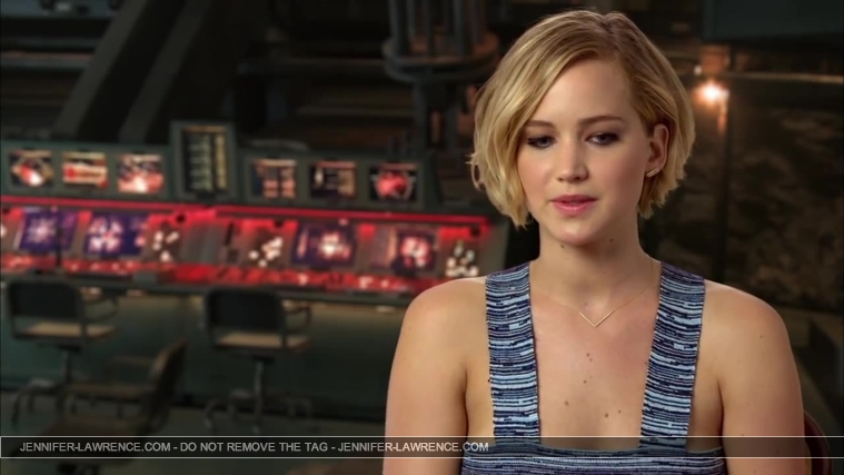 Jennifer_Lawrence_-_Mockingjay_Part_1_Cast_Interview_5BHD5D_327.jpg
