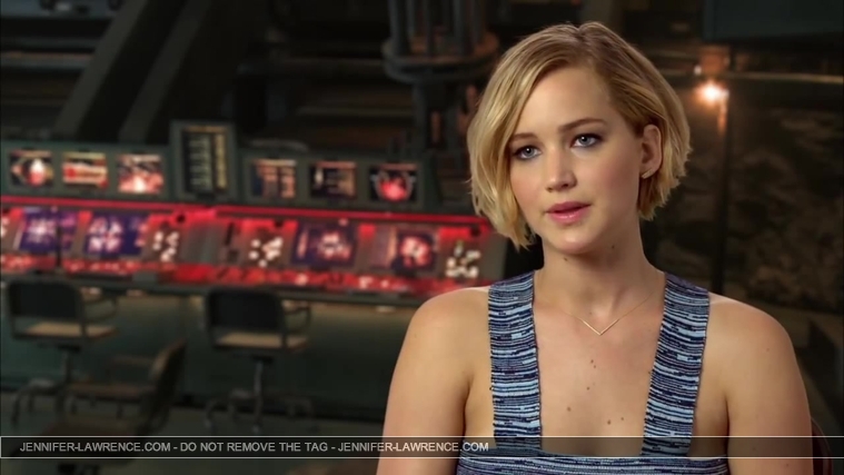 Jennifer_Lawrence_-_Mockingjay_Part_1_Cast_Interview_5BHD5D_359.jpg