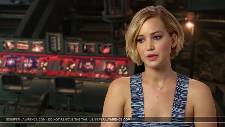 Jennifer_Lawrence_-_Mockingjay_Part_1_Cast_Interview_5BHD5D_362.jpg