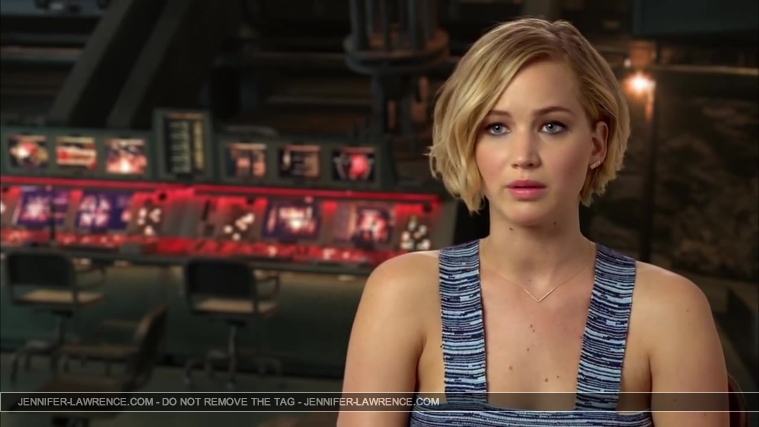 Jennifer_Lawrence_-_Mockingjay_Part_1_Cast_Interview_5BHD5D_368.jpg