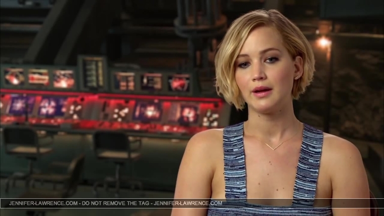 Jennifer_Lawrence_-_Mockingjay_Part_1_Cast_Interview_5BHD5D_375.jpg