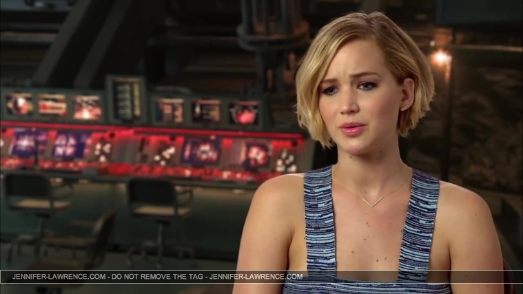 Jennifer_Lawrence_-_Mockingjay_Part_1_Cast_Interview_5BHD5D_385.jpg