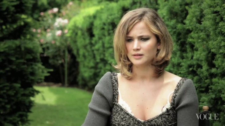 Jennifer_Lawrence_on_The_Hunger_Games_-_Vogue_Diaries_300.jpg