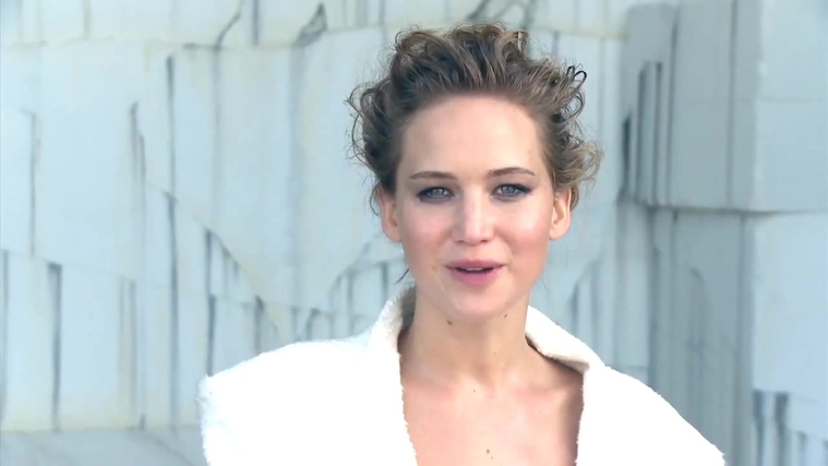 Jennifer_Lawrence_~_InStyle_US_December_2013_042.jpg