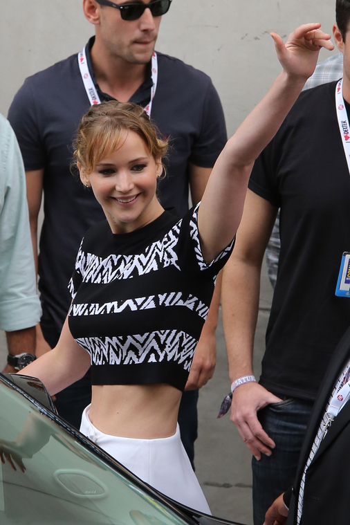 June_20_-_Jennifer_Lawrence__Catching_Fire__panel_at_Comic_Con_in_San_Diego_281229.jpg