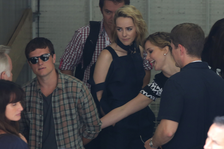 June_20_-_Jennifer_Lawrence__Catching_Fire__panel_at_Comic_Con_in_San_Diego_28929.jpg