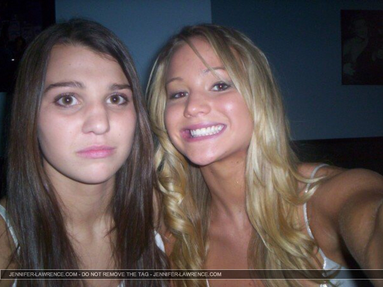 LAWRENCE-Jennifer-Friends-Kentucky-Collects-071014-RJR-JR014-EXCL.jpg