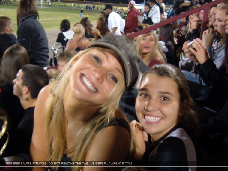 LAWRENCE-Jennifer-Friends-Kentucky-Collects-071014-RJR-JR025-EXCL.jpg