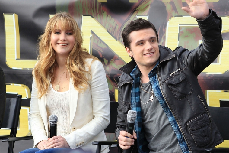 March_10_-_The_Hunger_Games_Mall_Tour_in_Seattle_282229.jpg