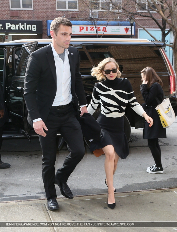 March_21_-_Arriving_at_Christian_Dior_boutique_in_NY_283229.jpg
